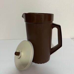 Vintage Tupperware Pitcher 2-Quart Harvest Brown with Ivory Lid Push Button